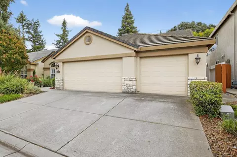 5115 Whisper Oaks Ln, Carmichael, CA 95608 photo 2