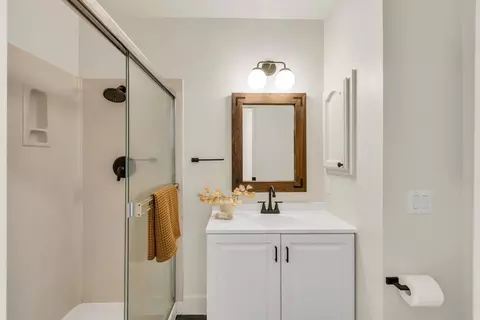 Bath - 8525 Sutter Creek Way, Antelope, CA 95843 photo 7 of 8