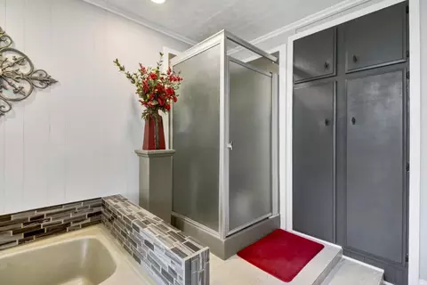 Bath - 427 Danielle Way, Folsom, CA 95630 photo 1 of 3