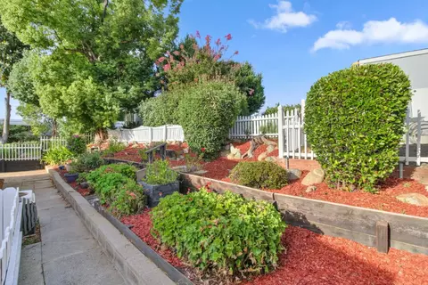 Exterior - 427 Danielle Way, Folsom, CA 95630 photo 6 of 9