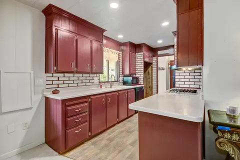 Kitchen - 427 Danielle Way, Folsom, CA 95630 photo 1 of 3