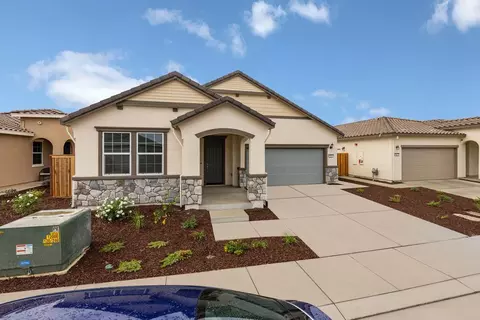 913 Rushden Ln, Patterson, CA 95363
