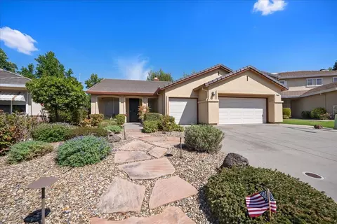 520 Yale Dr, Roseville, CA 95678