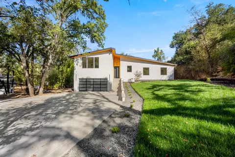 7801 Law Ln, Loomis, CA 95650