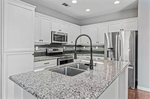 4162 Piccadilly Ln, Turlock, CA 95382 photo 8