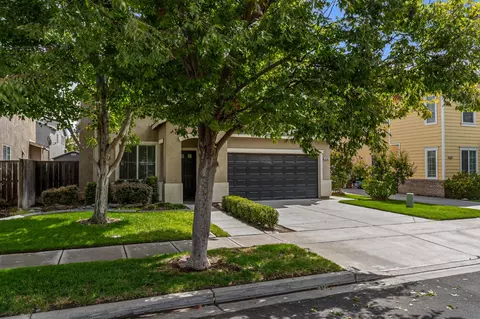 4162 Piccadilly Ln, Turlock, CA 95382 photo 4