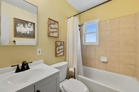Bath - 3101 U St, Antelope, CA 95843 photo 1 of 2