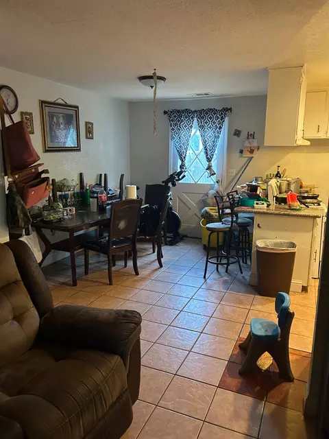 928 Santa Fe Ave, Modesto, CA 95351 photo 2