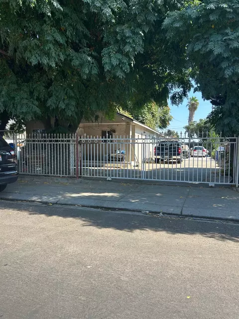 928 Santa Fe Ave, Modesto, CA 95351 photo 1