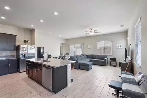 396 Postma St, Manteca, CA 95337 photo 6