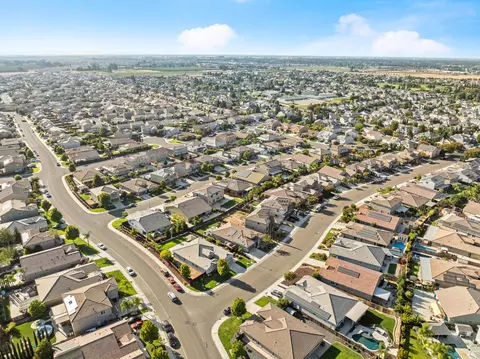 View/Area - 2341 Azevedo Ave, Manteca, CA 95337 photo 4 of 8