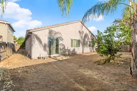 Exterior - 2341 Azevedo Ave, Manteca, CA 95337 photo 4 of 5