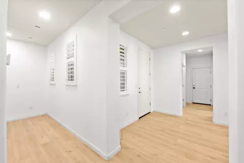 Entry Way - 2341 Azevedo Ave, Manteca, CA 95337 photo 2 of 4