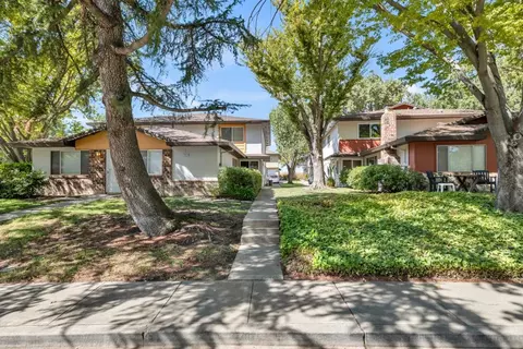 Exterior - 2911 Austin St #2, Davis, CA 95618 photo 3 of 5