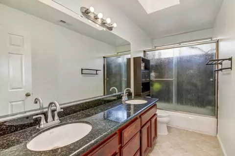 Bath - 9416 Redwater Dr, Antelope, CA 95843 photo 3 of 4