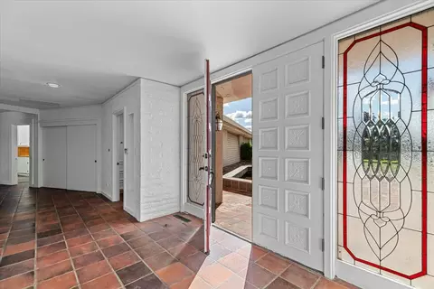 Entry Way - 10497 Crystal Dr, Wallace, CA 95224 photo 6 of 7