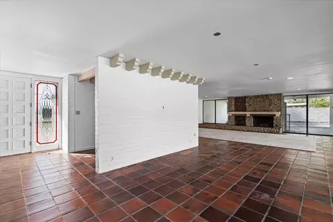 Living - 10497 Crystal Dr, Wallace, CA 95224 photo 9 of 12