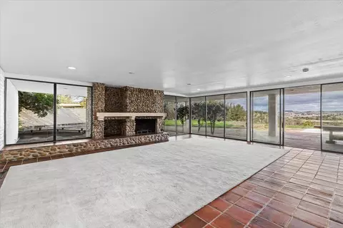 Living - 10497 Crystal Dr, Wallace, CA 95224 photo 2 of 12