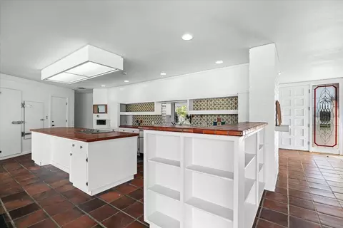 Kitchen - 10497 Crystal Dr, Wallace, CA 95224 photo 2 of 7