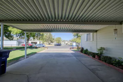 1806 Max Ct, Modesto, CA 95350 photo 4