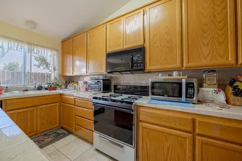 1423 Hunters Dr, Merced, CA 95340 photo 12