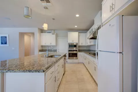 Kitchen - 313 Michael Cox Ln, Tracy, CA 95377 photo 1 of 7