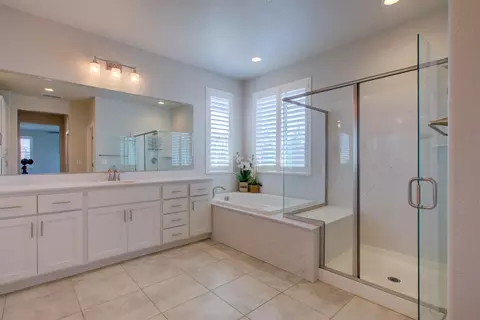 Bath - 313 Michael Cox Ln, Tracy, CA 95377 photo 9 of 12