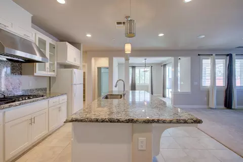 Kitchen - 313 Michael Cox Ln, Tracy, CA 95377 photo 4 of 7