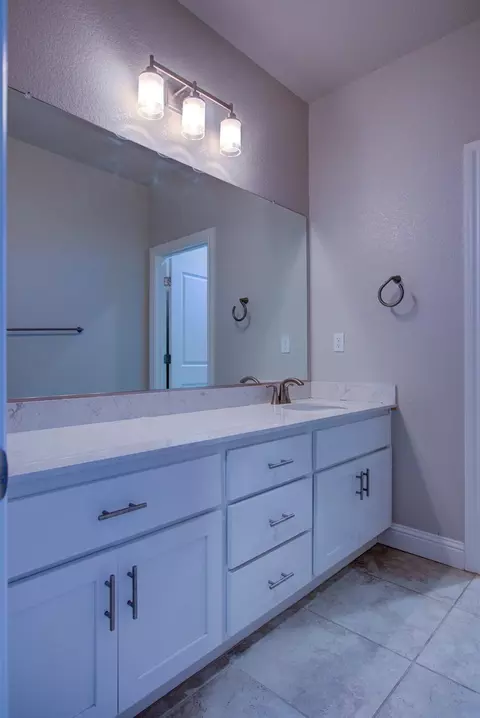 Bath - 313 Michael Cox Ln, Tracy, CA 95377 photo 6 of 12