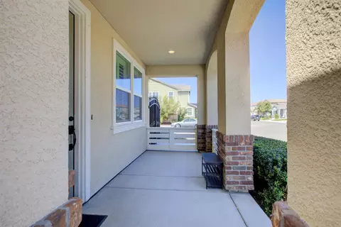 Exterior - 313 Michael Cox Ln, Tracy, CA 95377 photo 5 of 11