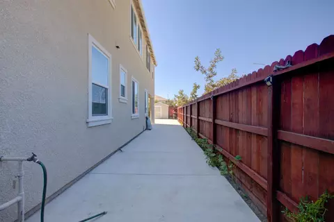 Exterior - 313 Michael Cox Ln, Tracy, CA 95377 photo 9 of 11