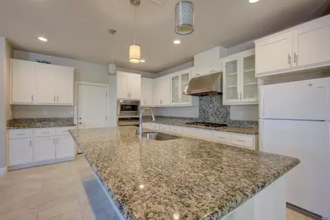 Kitchen - 313 Michael Cox Ln, Tracy, CA 95377 photo 2 of 7