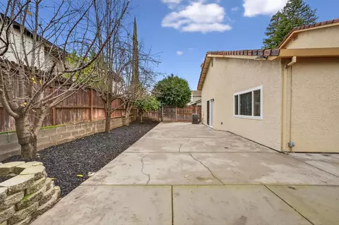 8304 Oakenshield Cir, Antelope, CA 95843 photo 3