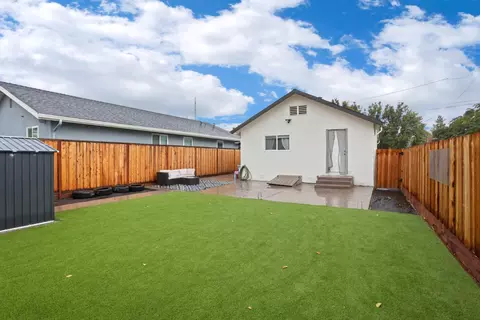 Exterior - 209 E 3rd St, Tracy, CA 95376 photo 5 of 8