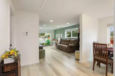 Entry Way - 209 E 3rd St, Tracy, CA 95376 photo 2 of 2