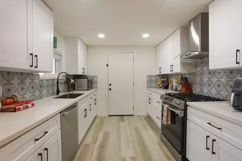 Kitchen - 209 E 3rd St, Tracy, CA 95376 photo 6 of 6