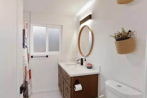 Bath - 209 E 3rd St, Tracy, CA 95376 photo 1 of 3