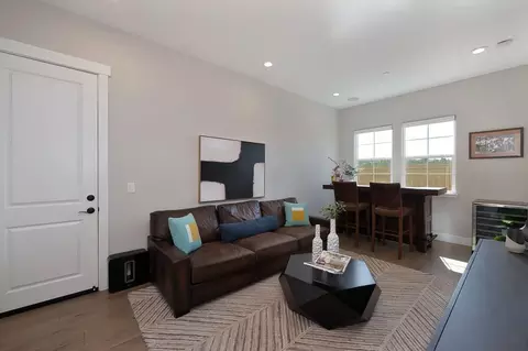 Living - 807 Fallen Log Ct, Rocklin, CA 95765 photo 3 of 4