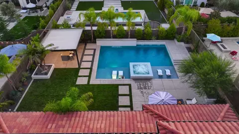Exterior - 807 Fallen Log Ct, Rocklin, CA 95765 photo 12 of 15