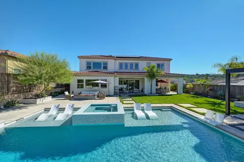Exterior - 807 Fallen Log Ct, Rocklin, CA 95765 photo 3 of 15