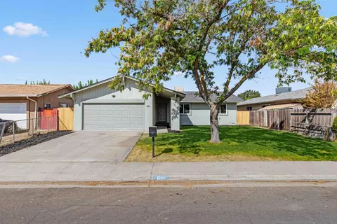 601 Avon St, Modesto, CA 95351