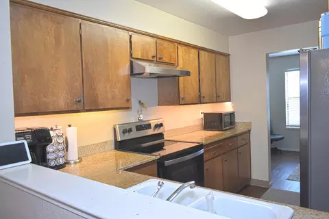 Kitchen - 2401 Eilers Ln #1003, Lodi, CA 95242 photo 2 of 4