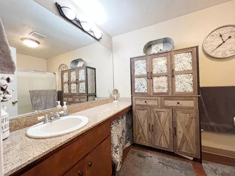 Bath - 2401 Eilers Ln #1003, Lodi, CA 95242 photo 1 of 4