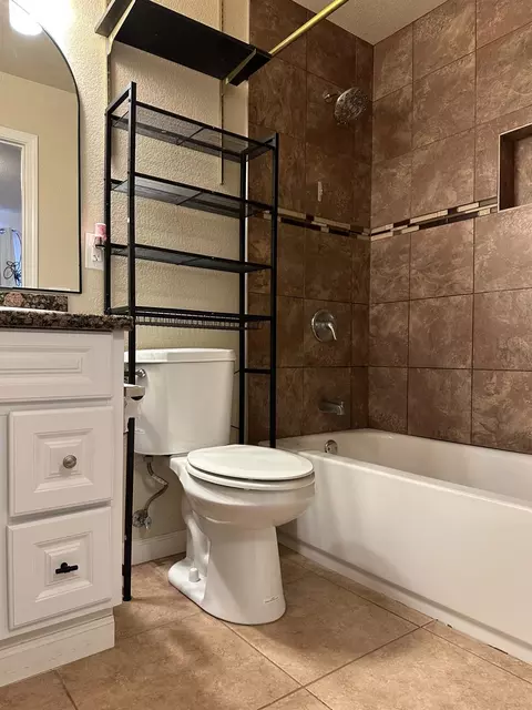 Bath - 23 S 5th St, Patterson, CA 95363 photo 3 of 4