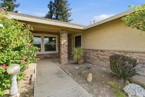 836 Foxfire Dr, Manteca, CA 95337 photo 2