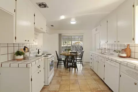 1129 E Alameda St, Manteca, CA 95336 photo 10