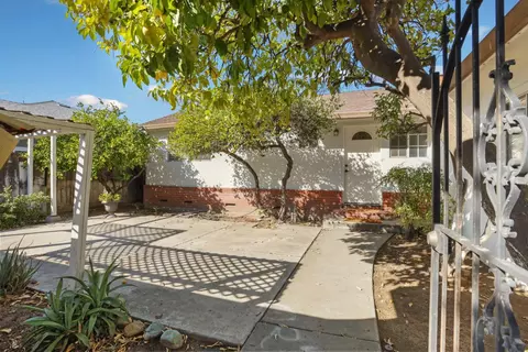 1129 E Alameda St, Manteca, CA 95336 photo 6