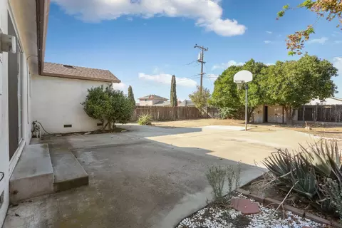 1129 E Alameda St, Manteca, CA 95336 photo 36