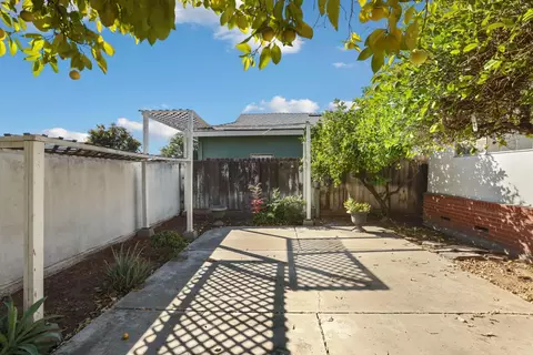 1129 E Alameda St, Manteca, CA 95336 photo 8