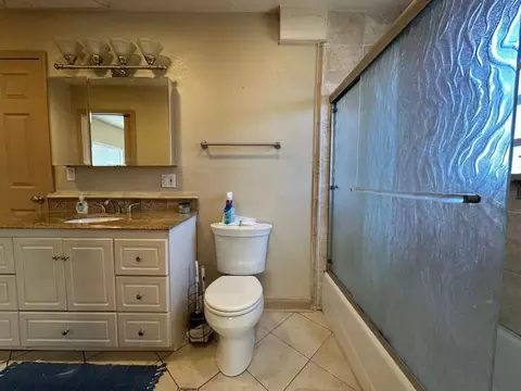Bath - 152 S 35th St, Richmond, CA 94804 photo 1 of 3